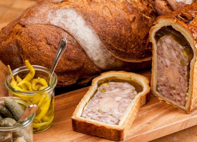 Pâté de canard en croûte pour 6 personnes - Recettes - Elle à Table